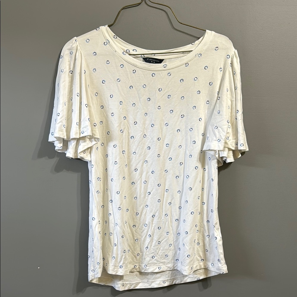 Denver Hayes Cream Gold Ruffled Flutter Sleeve Tee